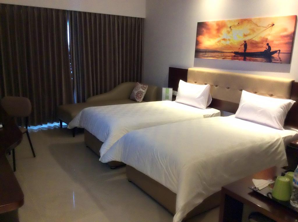 Hotel Primebiz 3*